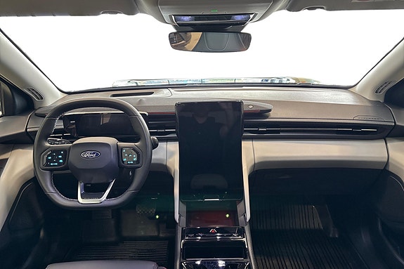 Ford Explorer 18 of 23