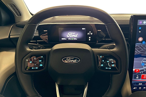 Ford Explorer 19 of 23