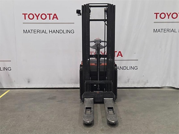Toyota SWE140L 3 of 4