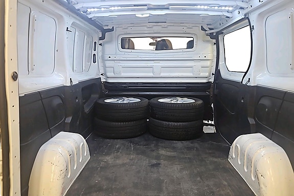 Renault Trafic 11 of 19