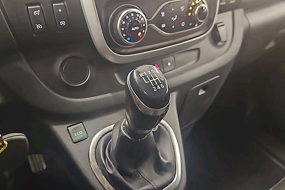 Renault Trafic 15 of 19