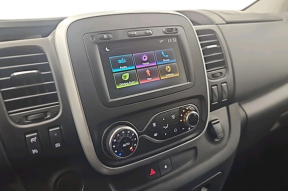 Renault Trafic 14 of 19
