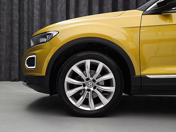 Volkswagen T-Roc 12 of 30