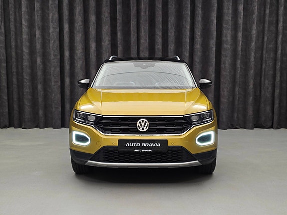 Volkswagen T-Roc 2 of 30