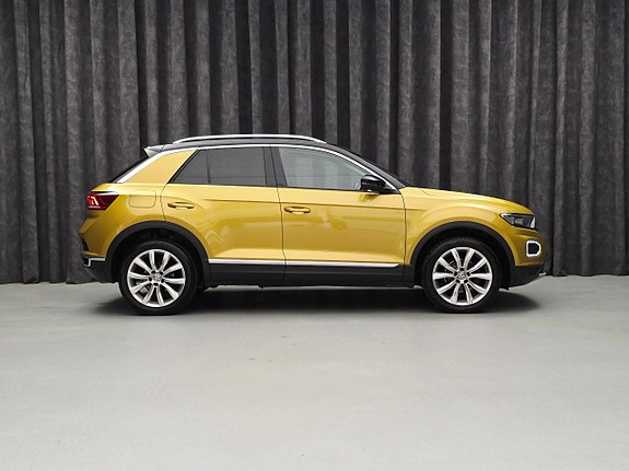 Volkswagen T-Roc 8 of 30