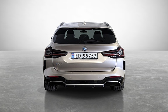 BMW iX3 6 of 27