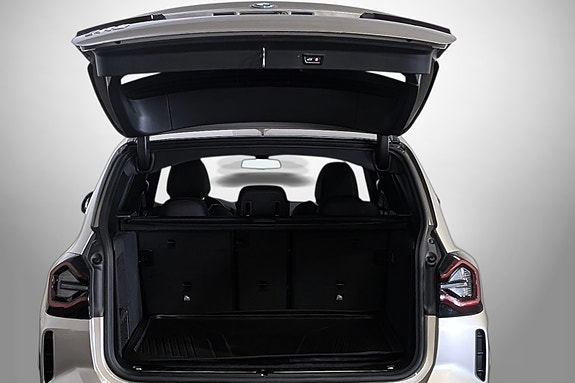 BMW iX3 7 of 27