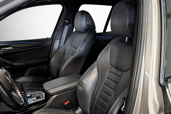 BMW iX3 9 of 27