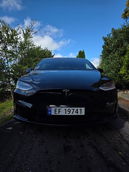 Tesla Model X 4 of 10