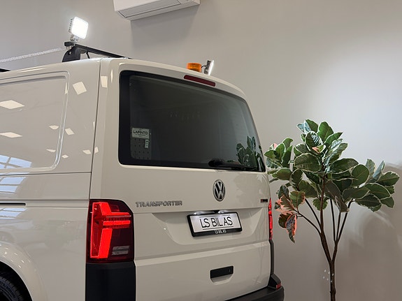 Volkswagen Transporter 11 of 30