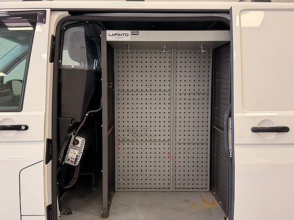Volkswagen Transporter 19 of 30