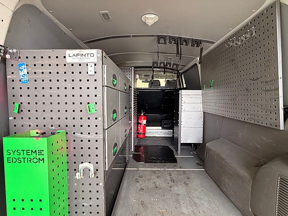 Volkswagen Transporter 18 of 30