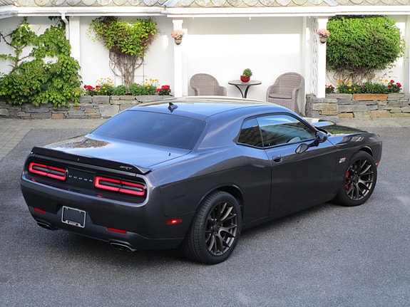 Dodge Challenger 4 of 13