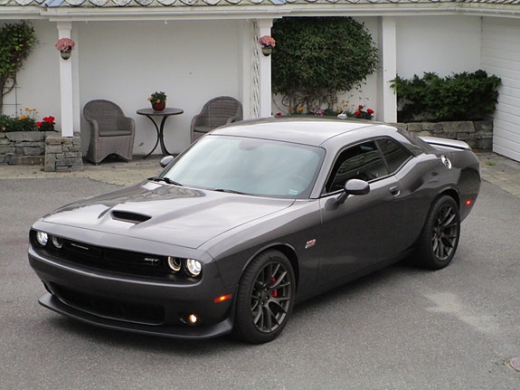 Dodge Challenger 3 of 13