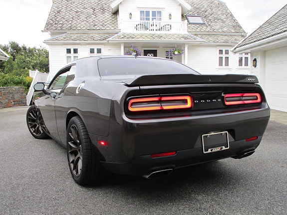 Dodge Challenger 2 of 13