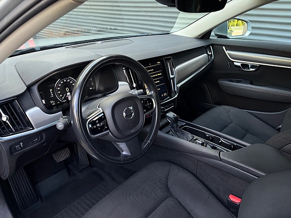 Volvo V90 27 of 30