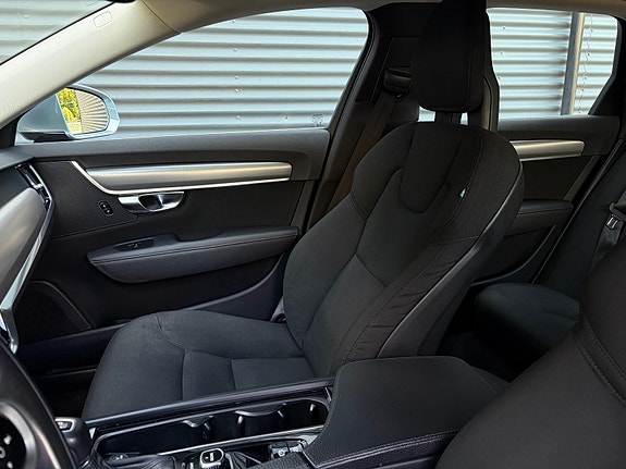 Volvo V90 28 of 30