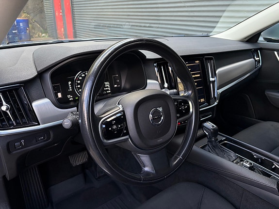 Volvo V90 30 of 30