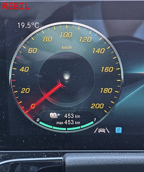 Mercedes-Benz EQA300 19 of 27