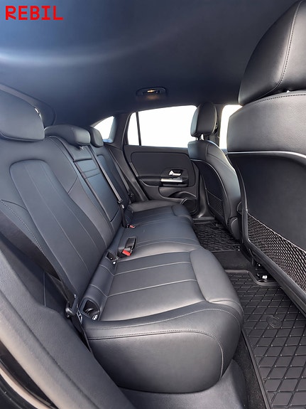 Mercedes-Benz EQA300 7 of 27