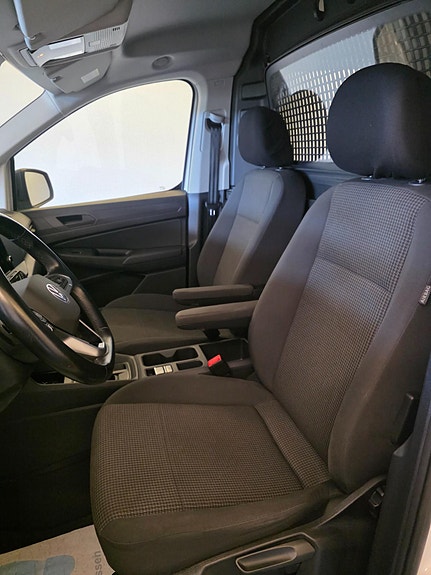 Volkswagen Caddy Maxi 16 of 30
