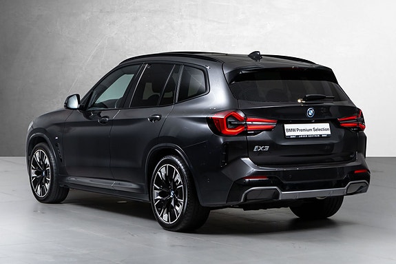 BMW iX3 6 of 30