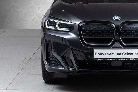 BMW iX3 5 of 30