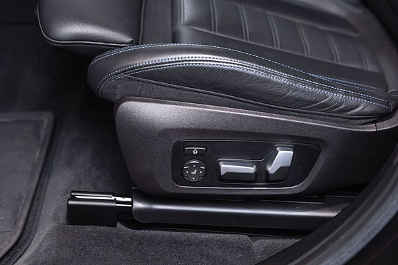 BMW iX3 25 of 30