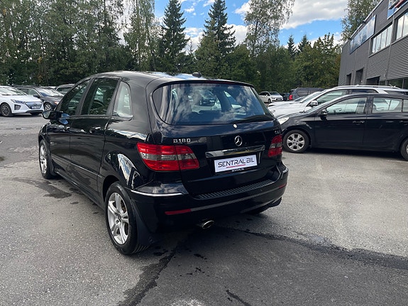 Mercedes-Benz B180 6 of 26