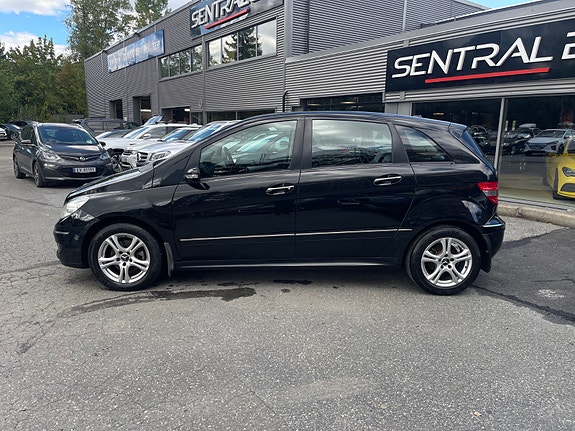 Mercedes-Benz B180 5 of 26