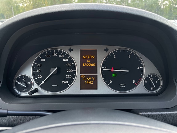 Mercedes-Benz B180 17 of 26