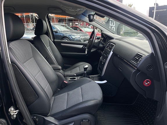 Mercedes-Benz B180 14 of 26