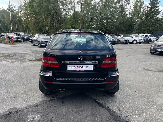 Mercedes-Benz B180 7 of 26