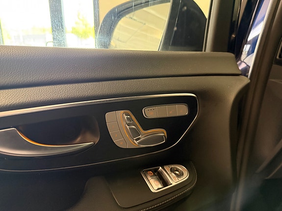 Mercedes-Benz EQV300 15 of 25