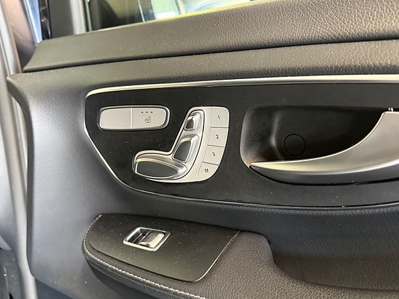 Mercedes-Benz EQV300 6 of 25