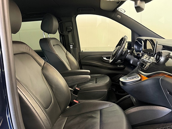 Mercedes-Benz EQV300 5 of 25