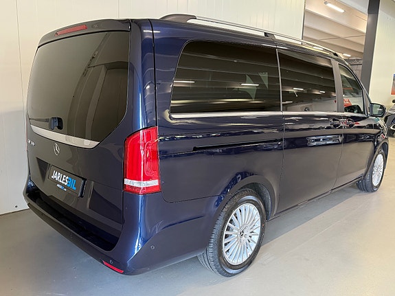 Mercedes-Benz EQV300 3 of 25