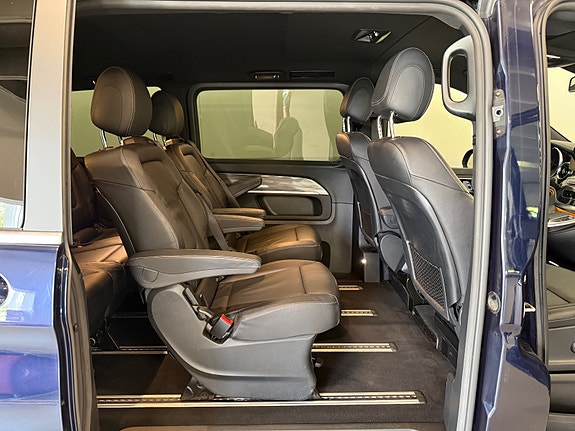 Mercedes-Benz EQV300 7 of 25