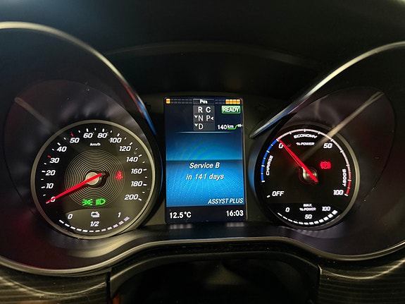 Mercedes-Benz EQV300 19 of 25