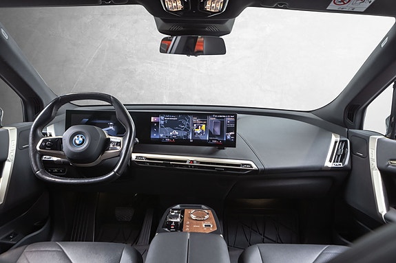 BMW iX 29 of 30