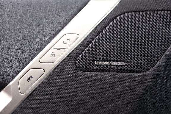 BMW iX 24 of 30