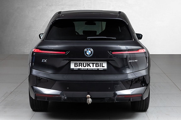 BMW iX 8 of 30