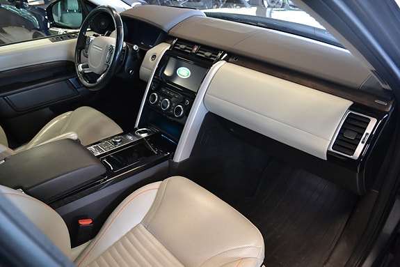 Land Rover Discovery 17 of 30