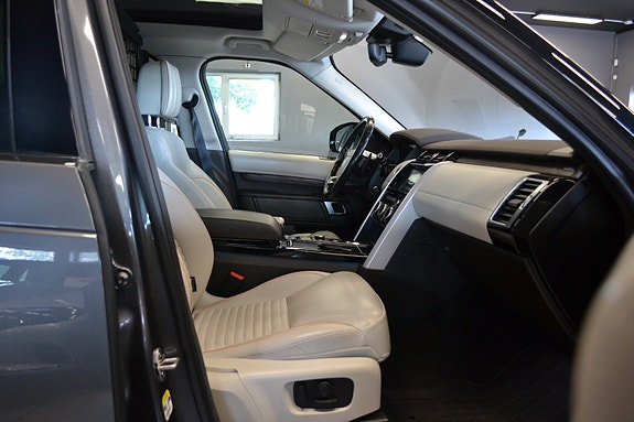 Land Rover Discovery 16 of 30