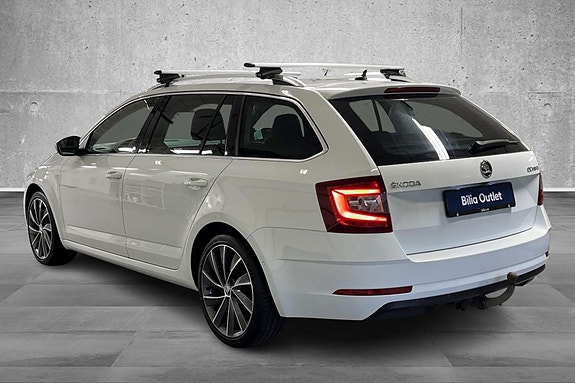 Skoda Octavia 2 of 30