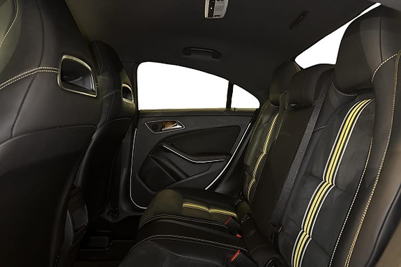 Mercedes-Benz CLA180 8 of 22
