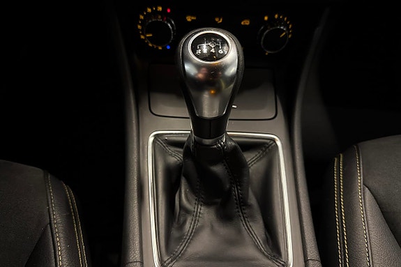 Mercedes-Benz CLA180 7 of 22