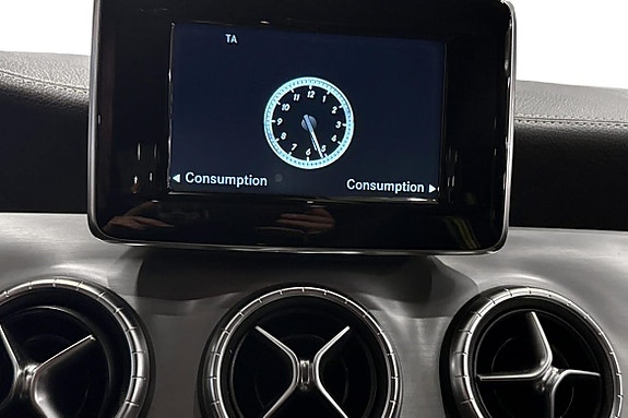 Mercedes-Benz CLA180 14 of 22