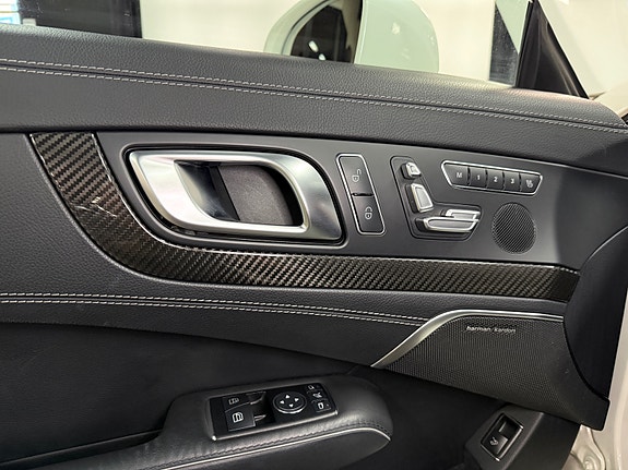 Mercedes-Benz SL63 14 of 22
