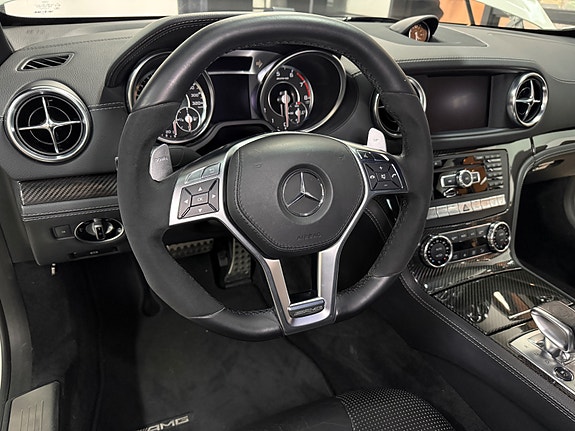 Mercedes-Benz SL63 10 of 22